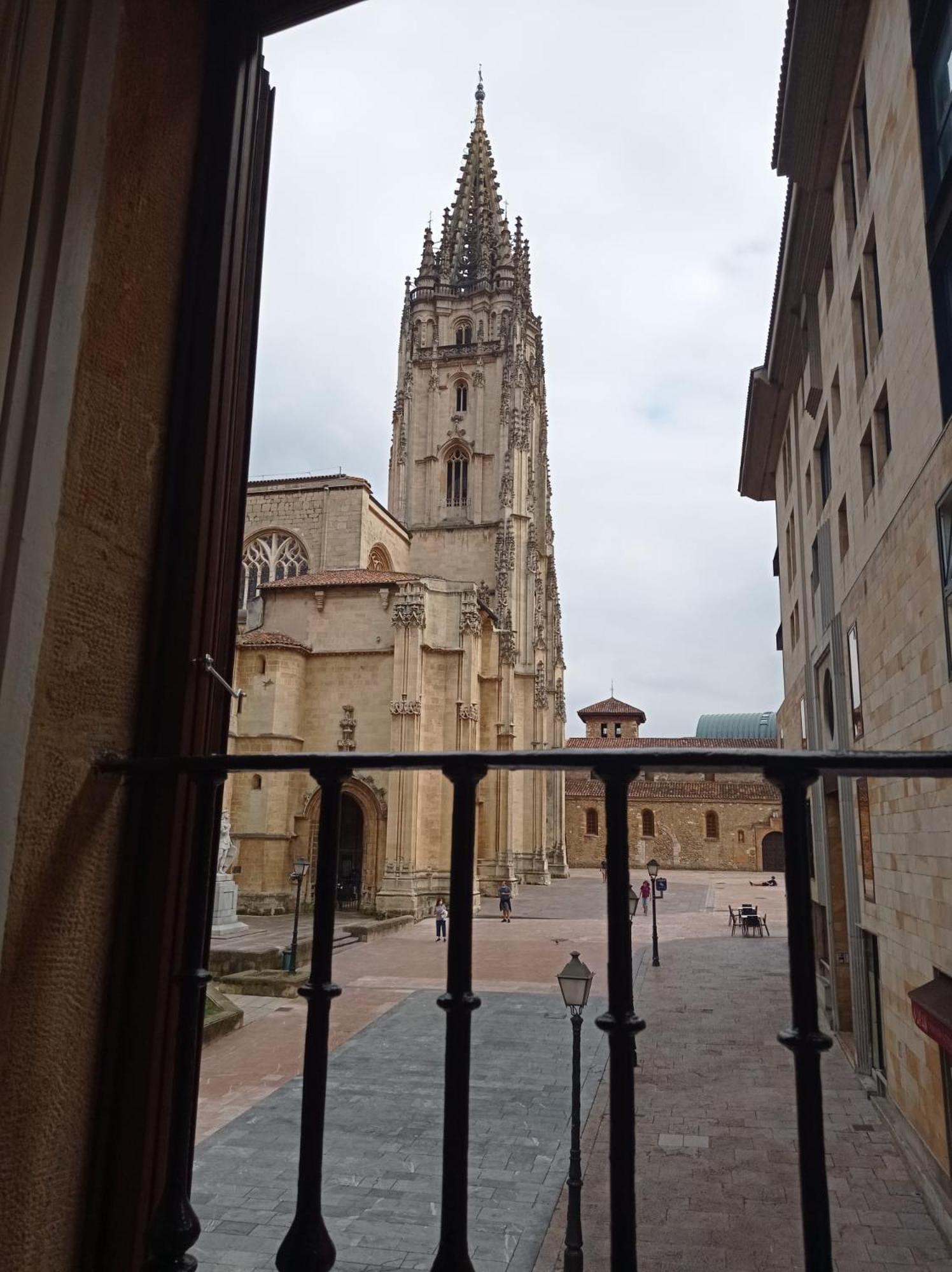 Alojamiento Oviedo 1 Esterno foto